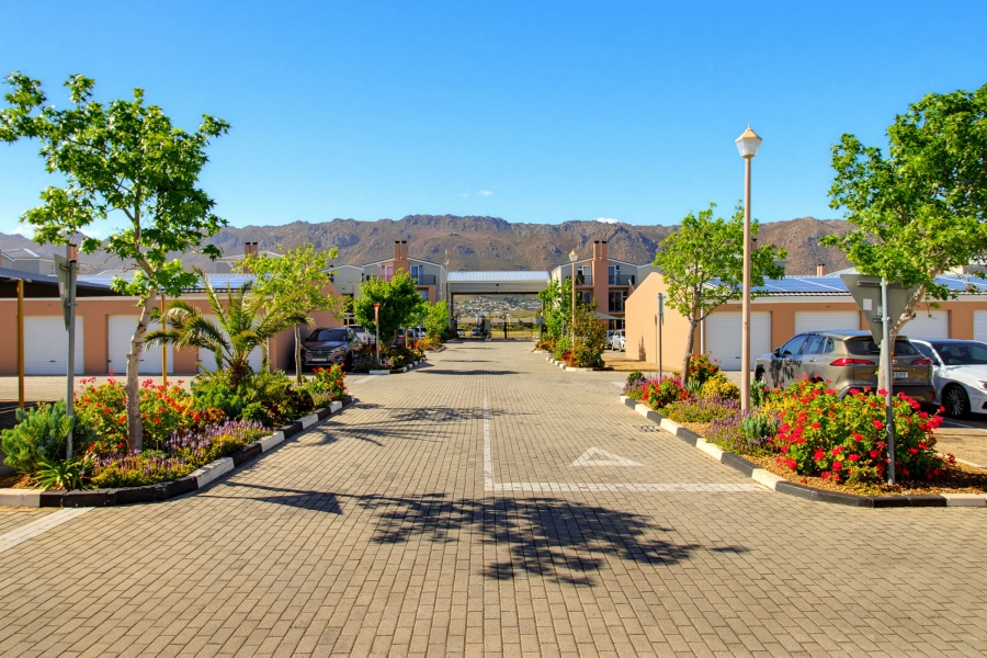 2 Bedroom Property for Sale in Whispering Pines Western Cape
